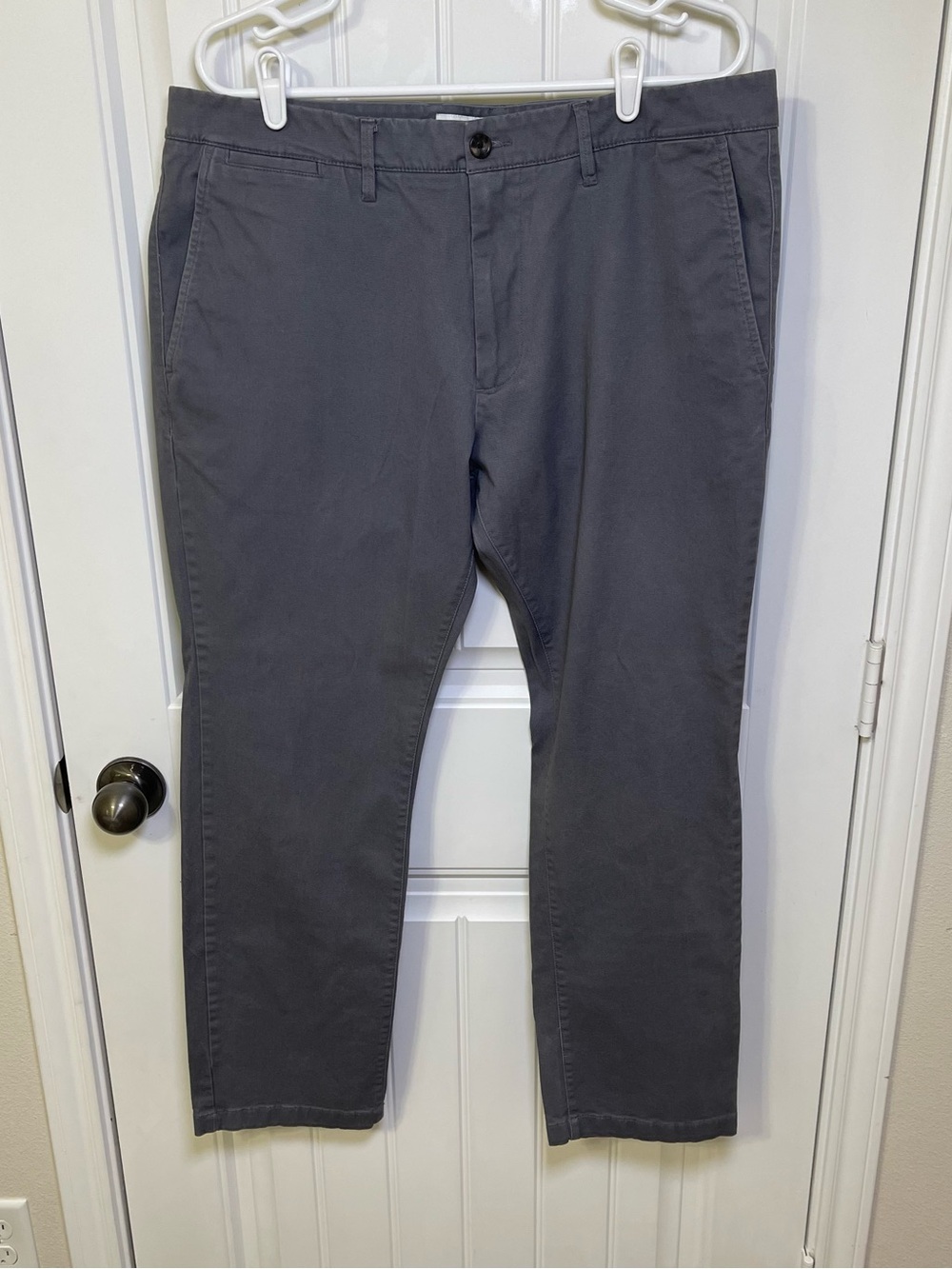 Goodfellow & Co Men’s 38x30 Gray Slim Straight-Fit Every Wear Chino Pants